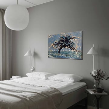 Lerretsbilde 70x100 cm - Et vindrammet tre mot en blå himmel - Blå / Svart / Beige - Interiør - Maleri & posters - Lerretsbilder