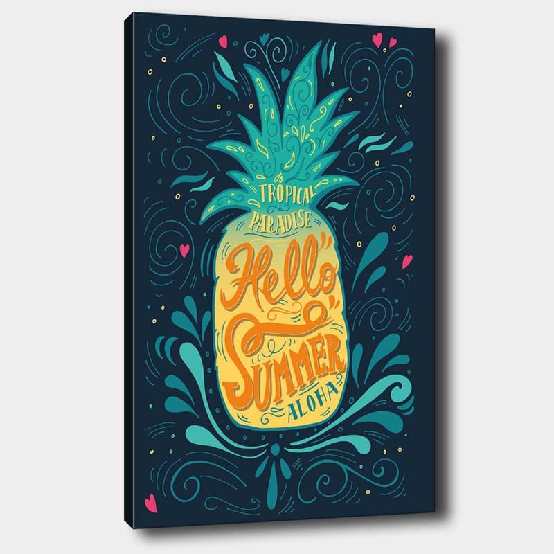 Lerretsbilde 70x100 cm - Fargerik ananas med teksten Hello Summer som fremhever en tropisk følelse, Grønn / Gul / Blå