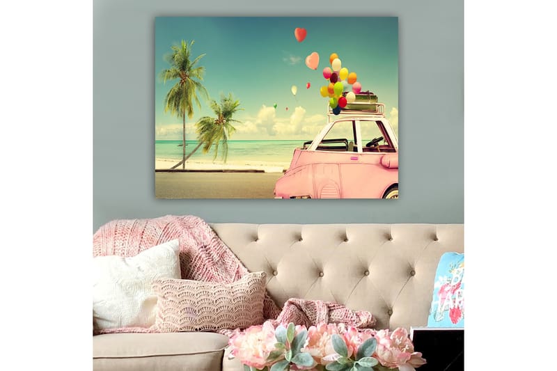 Lerretsbilde 70x100 cm - Fargerik bil med ballonger på taket, omgitt av palmer og hav, som gir en følelse av sommer og glede - Rosa / Grønn / Gul - Interiør - Maleri & posters - Lerretsbilder