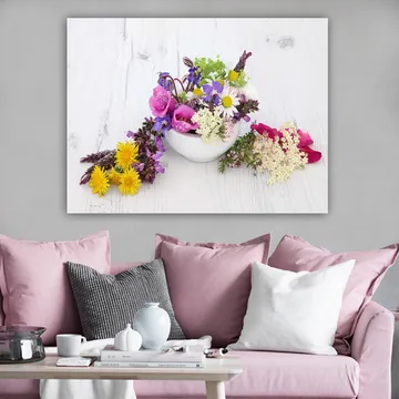 Lerretsbilde 70x100 cm - Fargerik blomsterbukett i en hvit bolle - Lilla / Gul / Rosa - Interiør - Maleri & posters - Lerretsbilder