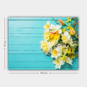 Lerretsbilde 70x100 cm - Fargerik blomsterbukett på en turkis treflate - Turkis / Hvit / Gul - Interiør - Maleri & posters - Lerretsbilder