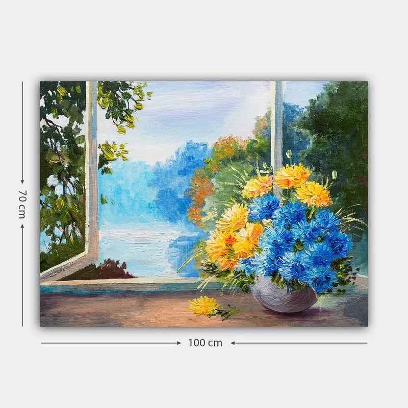 Lerretsbilde 70x100 cm - Fargerik bukett med blå og gule blomster i en vase, plassert ved et vindu med utsikt over et naturskjønt landskap - Blå / Gul - Interiør - Maleri & posters - Lerretsbilder