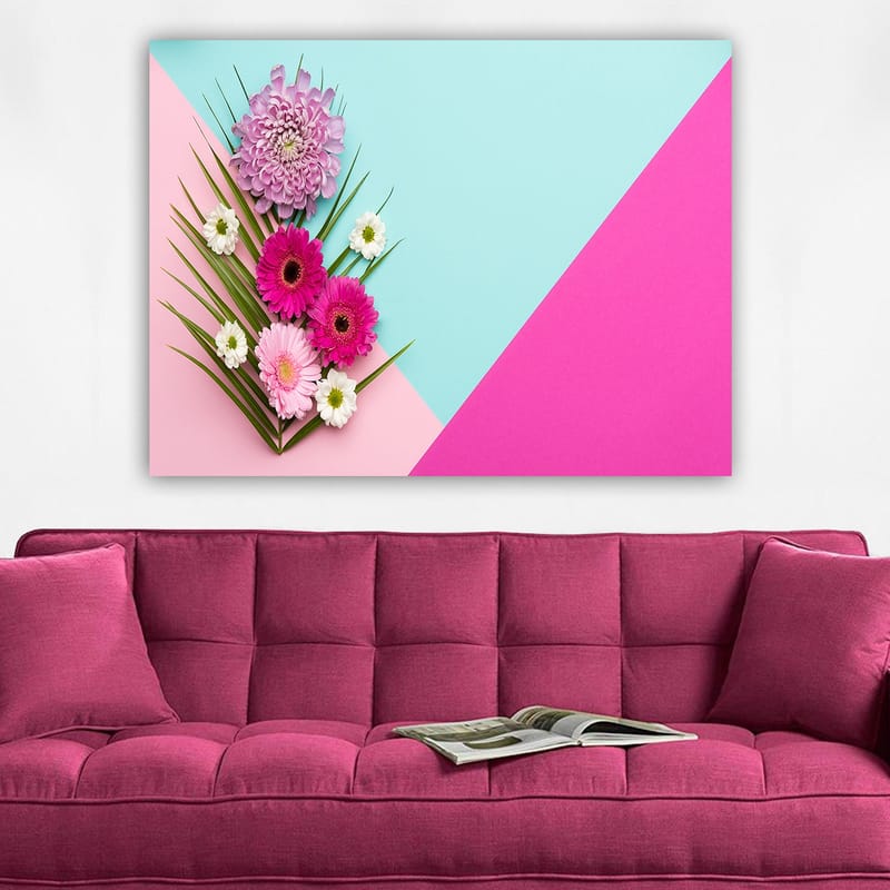 Lerretsbilde 70x100 cm - Fargerik komposisjon av blomster mot en geometrisk bakgrunn i pastellfarger - Rosa / Lys blå / Grønn - Interiør - Maleri & posters - Lerretsbilder