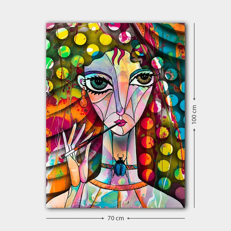 Lerretsbilde 70x100 cm - Fargerik kvinne med store øyne som holder en pensel og har en skulpturell frisyre - Grønn / Rosa / Blå - Interiør - Maleri & posters - Lerretsbilder