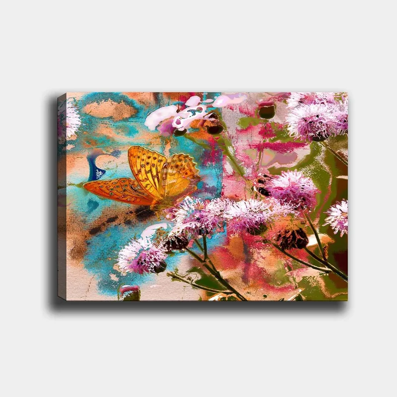 Lerretsbilde 70x100 cm - Fargerik maleri med en sommerfugl som sitter på blomster i et levende naturmiljø - Oransje / Rosa / Grønn - Interiør - Maleri & posters - Lerretsbilder