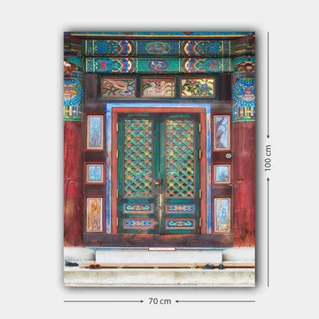 Lerretsbilde 70x100 cm - Fargerik og detaljert dør med tradisjonelle mønstre og dekorasjoner - Grønn / Rød / Blå - Interiør - Maleri & posters - Lerretsbilder