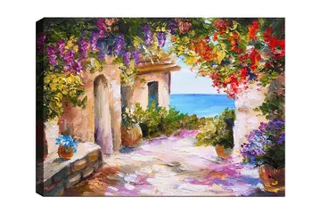 Lerretsbilde 70x100 cm - Fargerik og livlig smug med blomster og havutsikt - Lilla / Grønn / Rød - Interiør - Maleri & posters - Lerretsbilder