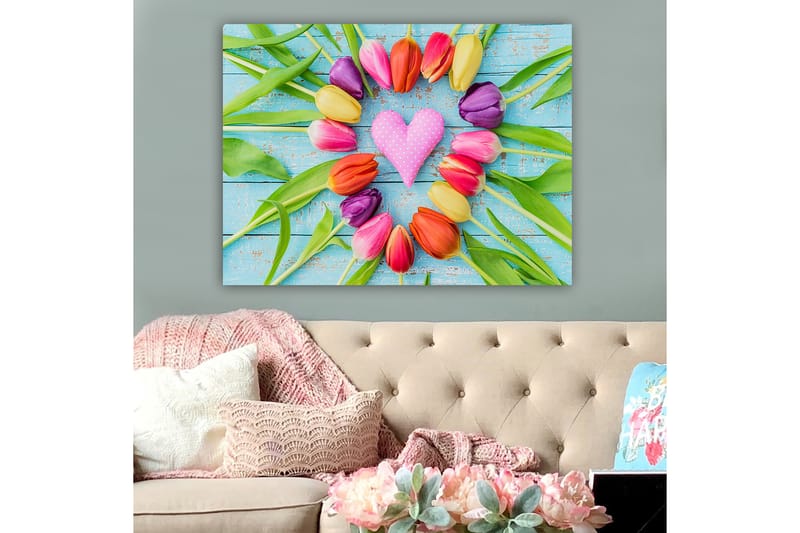 Lerretsbilde 70x100 cm - Fargerik samling av tulipaner formet som et hjerte med rosa ornament i midten - Rosa / Lilla / Oransje - Interiør - Maleri & posters - Lerretsbilder