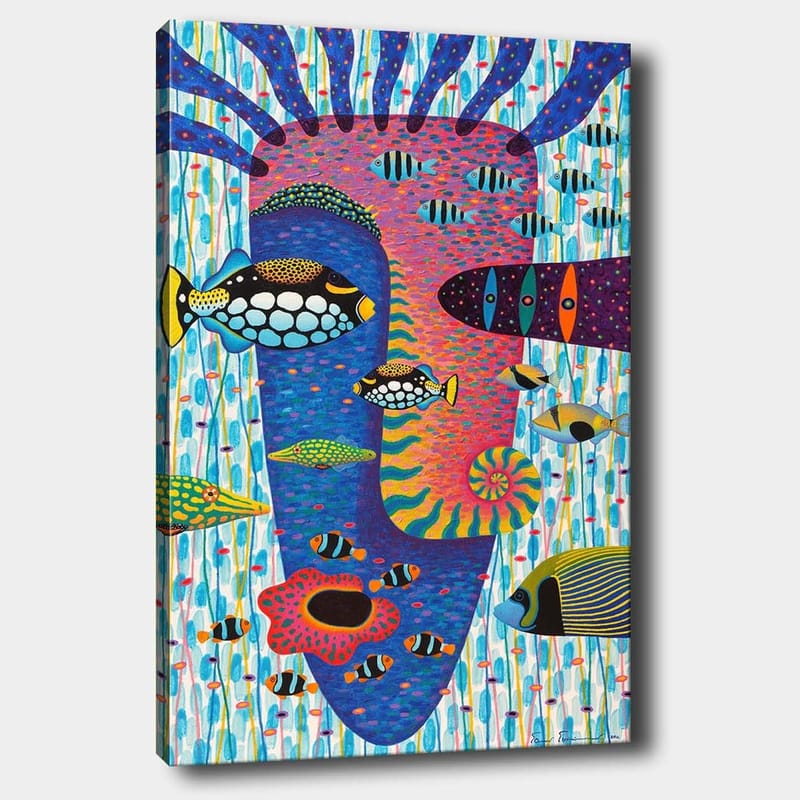 Lerretsbilde 70x100 cm - Fargerik undervannsscene med forskjellige fisker og et ansiktsmotiv i bakgrunnen, Blå / Rosa / Gul