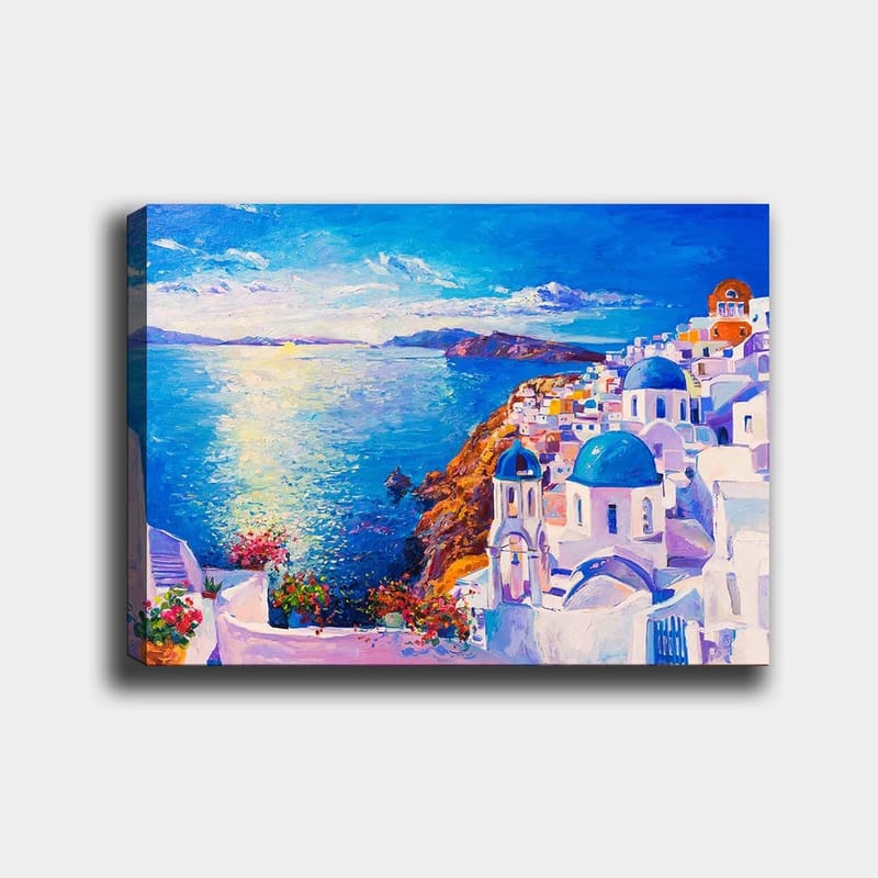 Lerretsbilde 70x100 cm - Fargerik utsikt over en gresk kystby med hvite bygninger og blå kupler som strekker seg mot havet, Blå / Hvit / Oransje