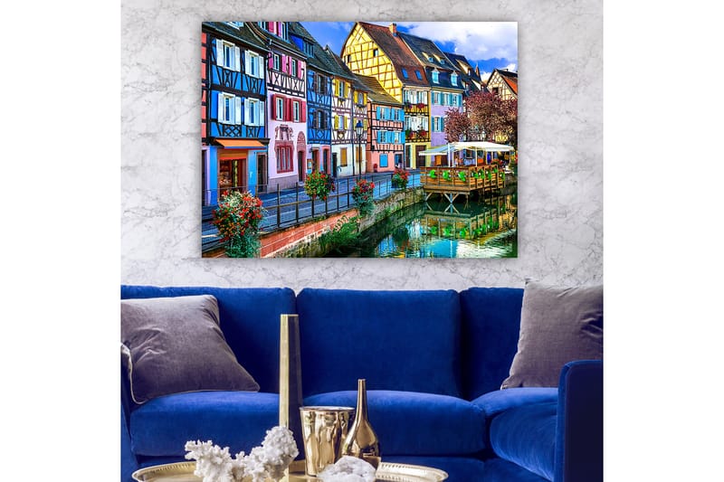 Lerretsbilde 70x100 cm - Fargerike hus langs en kanal i pittoreske urbane omgivelser - Blå / Rosa / Gul - Interiør - Maleri & posters - Lerretsbilder