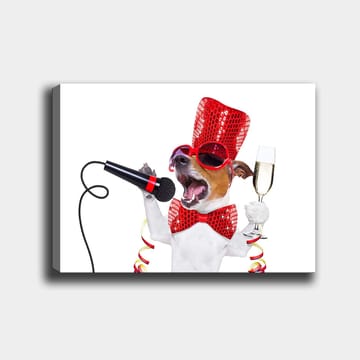 Lerretsbilde 70x100 cm - Festlig hund som synger inn i en mikrofon og holder et champagneglass - Rød / Hvit / Svart - Interiør - Maleri & posters - Lerretsbilder