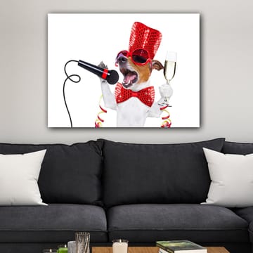 Lerretsbilde 70x100 cm - Festlig hund som synger inn i en mikrofon og holder et champagneglass - Rød / Hvit / Svart - Interiør - Maleri & posters - Lerretsbilder
