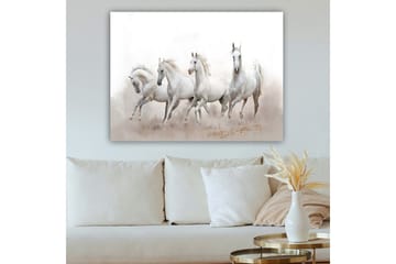 Lerretsbilde 70x100 cm - Fire hvite hester galopperer fremover i tåkete omgivelser - Hvit / Lys grå - Interiør - Maleri & posters - Lerretsbilder