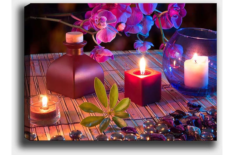 Lerretsbilde 70x100 cm - Fredelig og harmonisk stilleben med lys, blomster og dekorasjoner - Mørk rød / Grønn / Lilla - Interiør - Maleri & posters - Lerretsbilder