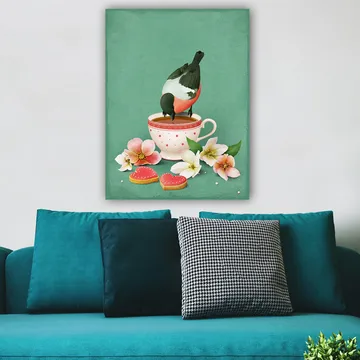 Lerretsbilde 70x100 cm - Fugl som drikker fra en kopp omgitt av blomster og hjerteformede kaker - Grønn / Rosa / Hvit - Interiør - Maleri & posters - Lerretsbilder