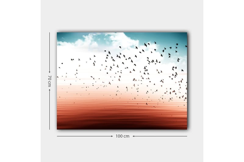 Lerretsbilde 70x100 cm - Fugleflokk som flyr over en stille vannflate i et harmonisk fargevalg - Blå / Korallrød - Interiør - Maleri & posters - Lerretsbilder
