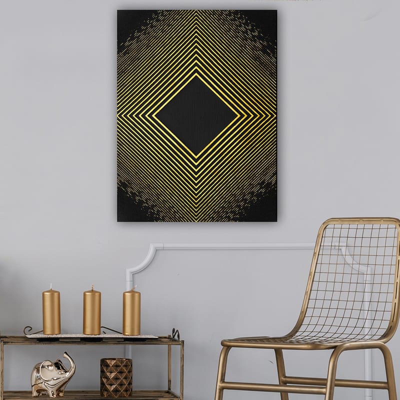 Lerretsbilde 70x100 cm - Geometrisk komposisjon med diagonale linjer som danner en diamant i gull mot svart bakgrunn - Gull / Svart - Interiør - Maleri & posters - Lerretsbilder