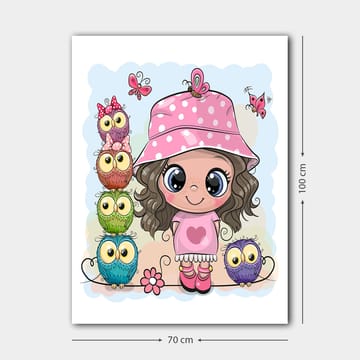 Lerretsbilde 70x100 cm - Glad jente med rosa hatt omgitt av fargerike ugler og sommerfugler - Rosa / Grønn / Blå - Interiør - Maleri & posters - Lerretsbilder
