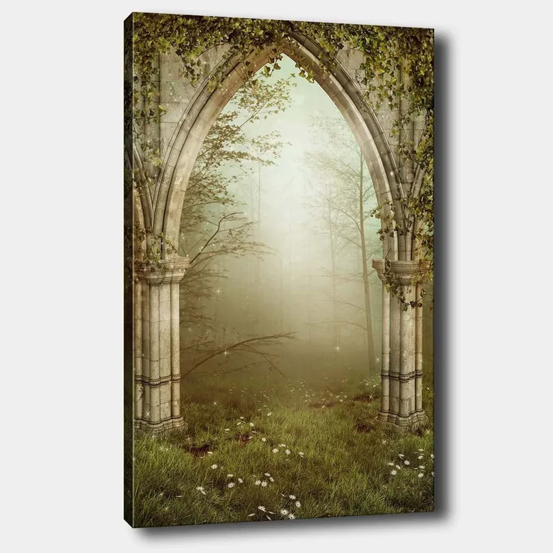 Lerretsbilde 70x100 cm - Gotisk portal omgitt av grøntområder og tåke i et mystisk skogsmiljø, Grå / Grønn / Beige