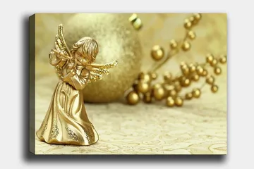 Lerretsbilde 70x100 cm - Gyllen engel som spiller fløyte, omgitt av dekorative elementer - Gull / Beige - Interiør - Maleri & posters - Lerretsbilder