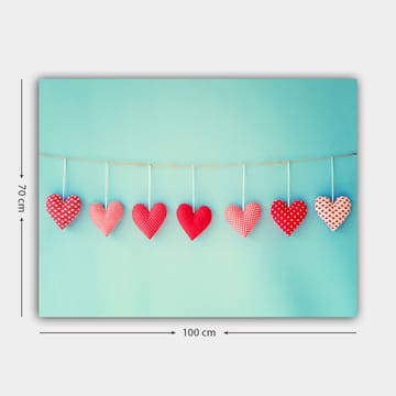 Lerretsbilde 70x100 cm - Hengende hjerter i forskjellige mønstre og nyanser av rødt - Rød / Lyseblå / Hvit - Interiør - Maleri & posters - Lerretsbilder