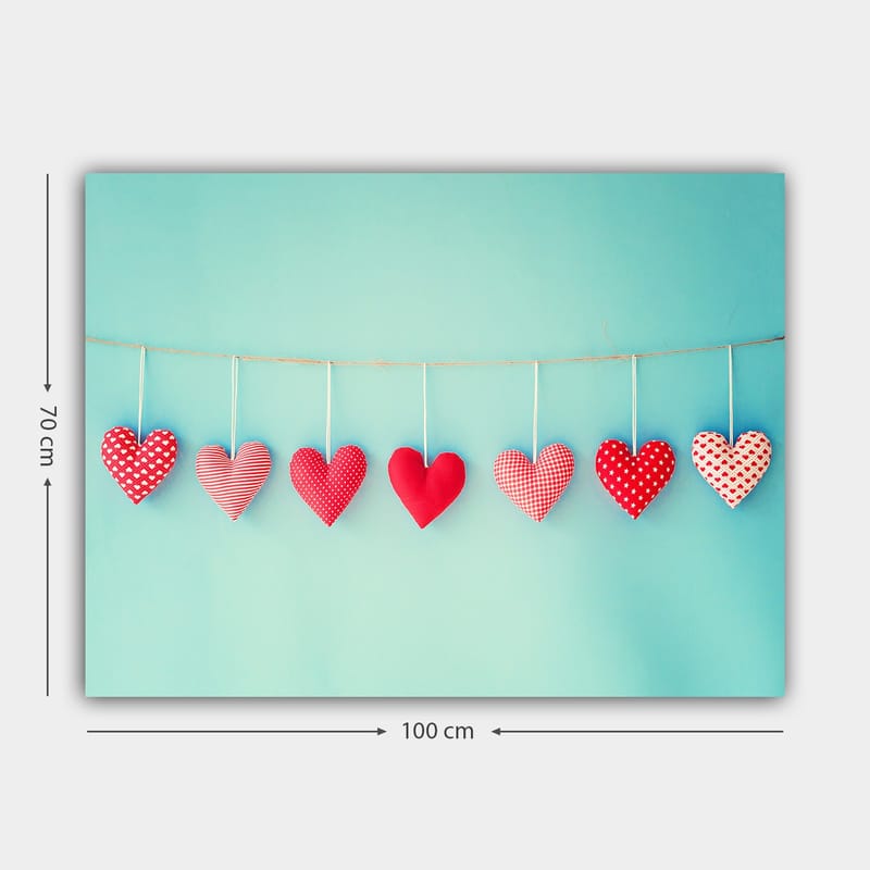 Lerretsbilde 70x100 cm - Hengende hjerter i forskjellige mønstre og nyanser av rødt - Rød / Lyseblå / Hvit - Interiør - Maleri & posters - Lerretsbilder