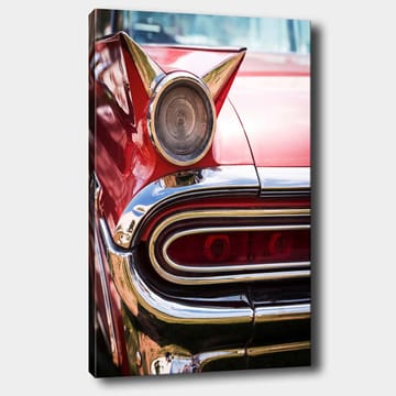 Lerretsbilde 70x100 cm - Klassisk bil med en særegen rød farge og skinnende kromdetaljer - Rød / Krom (sølv) - Interiør - Maleri & posters - Lerretsbilder
