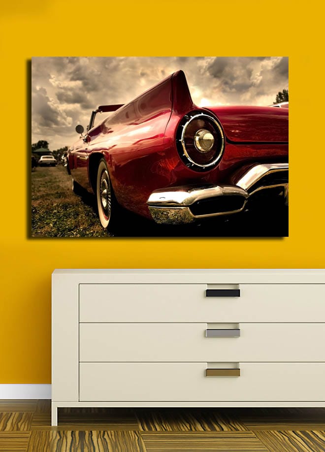 Lerretsbilde 70x100 cm - Klassisk rød bil med elegant hekk og kromdetaljer - Rød / Krom (sølv) - Interiør - Maleri & posters - Lerretsbilder