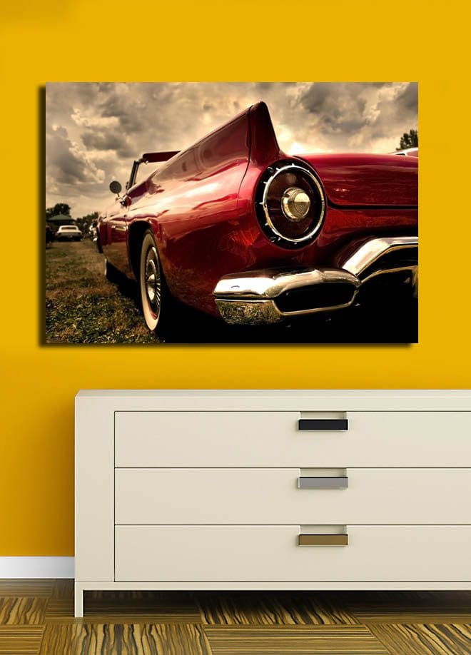 Lerretsbilde 70x100 cm - Klassisk rød bil med elegant hekk og kromdetaljer - Rød / Krom (sølv) - Interiør - Maleri & posters - Lerretsbilder