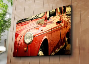 Lerretsbilde 70x100 cm - Klassisk rød bil med kromdetaljer - Rød / Kromgrå - Interiør - Maleri & posters - Lerretsbilder