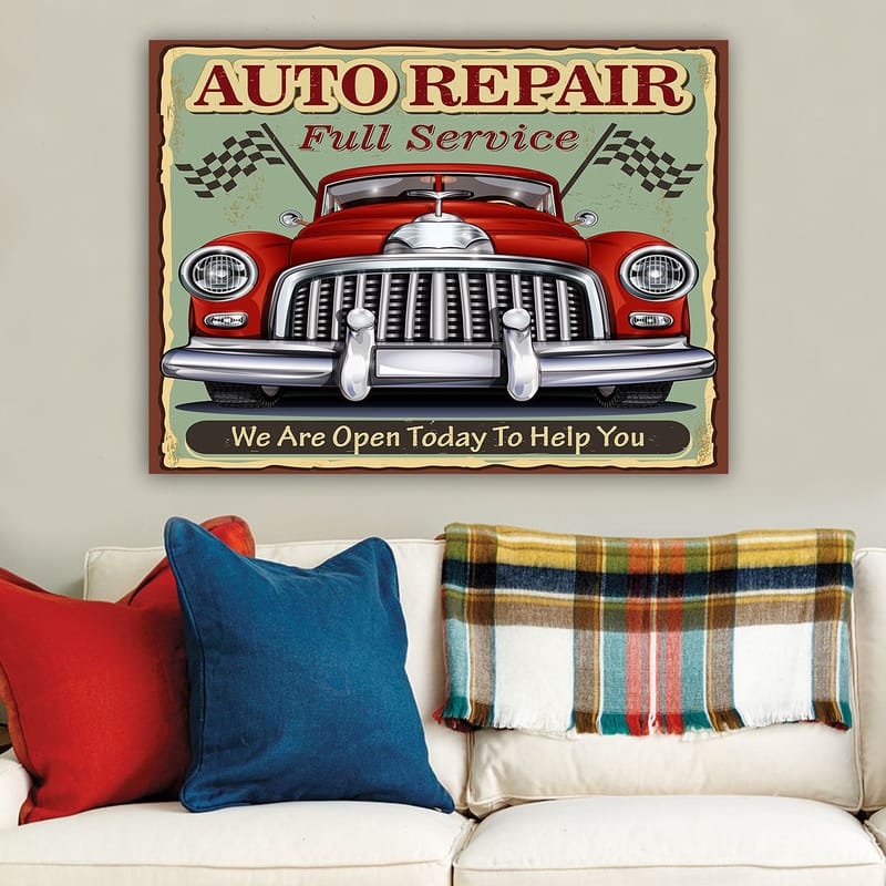 Lerretsbilde 70x100 cm - Klassisk rød bil med kromgrill og racingflagg i bakgrunnen - Rød / Krom (sølv) / Grønn - Interiør - Maleri & posters - Lerretsbilder