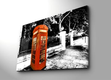 Lerretsbilde 70x100 cm - Klassisk rød telefonkiosk i et svart-hvitt bybilde - Rød / Svart / Hvit - Interiør - Maleri & posters - Lerretsbilder