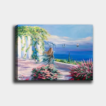 Lerretsbilde 70x100 cm - Kvinne i blå kjole som står ved et utsiktspunkt med havet og seilbåter i bakgrunnen - Blå / Grønn / Rosa - Interiør - Maleri & posters - Lerretsbilder