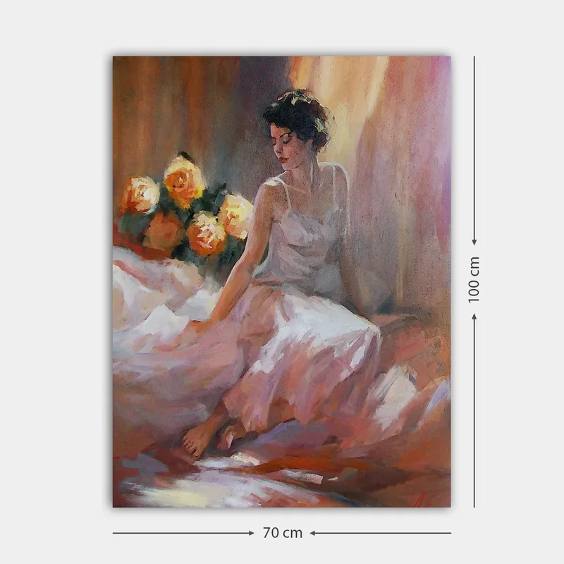 Lerretsbilde 70x100 cm - Kvinne i hvit kjole som sitter avslappet med roser i bakgrunnen - Hvit / Rosa / Oransje - Interiør - Maleri & posters - Lerretsbilder