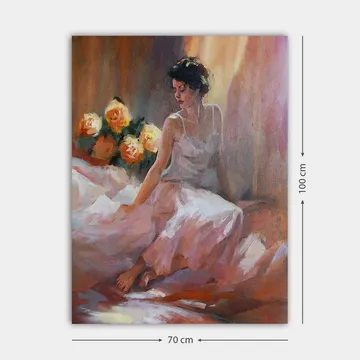 Lerretsbilde 70x100 cm - Kvinne i hvit kjole som sitter avslappet med roser i bakgrunnen - Hvit / Rosa / Oransje - Interiør - Maleri & posters - Lerretsbilder