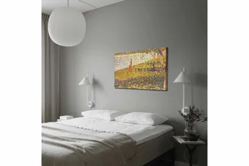 Lerretsbilde 70x100 cm - Kvinne i rød kjole som står på en blomstrende eng ved en innsjø - Gul / Lilla / Grønn - Interiør - Maleri & posters - Lerretsbilder