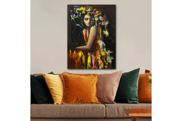 Lerretsbilde 70x100 cm - Kvinne med blomster i håret, utstråler en følelse av mystikk og skjønnhet - Mørk rød / Gul / Grønn - Interiør - Maleri & posters - Lerretsbilder