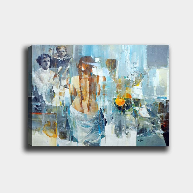 Lerretsbilde 70x100 cm - Kvinne med ryggen til betrakteren, omgitt av abstrakte former og figurer, Blå / Oransje / Grå