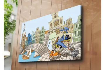 Lerretsbilde 70x100 cm - Kvinne på sykkel med hund og katt, omgitt av fargerike hus og en bro - Blå / Grønn / Oransje - Interiør - Maleri & posters - Lerretsbilder