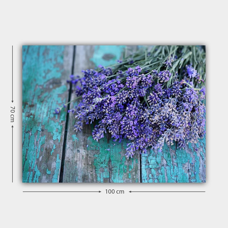 Lerretsbilde 70x100 cm - Lavendelbukett plassert på en slitt, turkis treflate - Lilla / Turkis - Interiør - Maleri & posters - Lerretsbilder