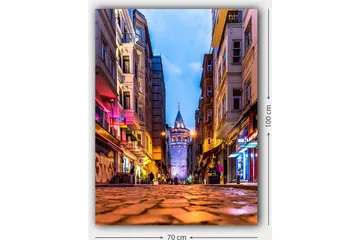 Lerretsbilde 70x100 cm - Livlig bybilde med Galatatårnet som hovedfokus i en smal gate - Blå / Oransje / Lilla - Interiør - Maleri & posters - Lerretsbilder