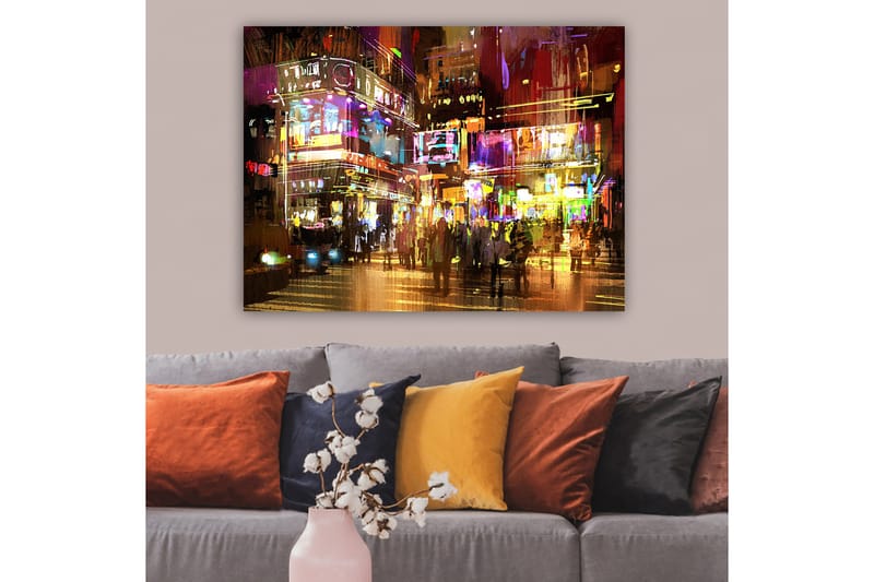 Lerretsbilde 70x100 cm - Livlig bybilde med mennesker som beveger seg blant fargerike neonskilt og lys - Lilla / Gul / Grønn - Interiør - Maleri & posters - Lerretsbilder