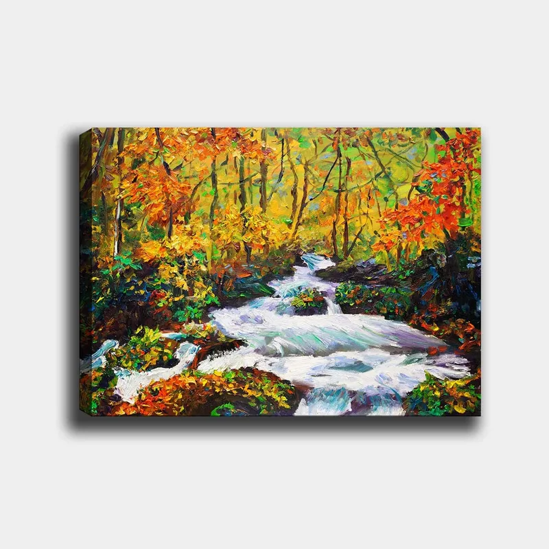 Lerretsbilde 70x100 cm - Livlig elv som renner gjennom et fargerikt høstskoglandskap, Oransje / Grønn / Hvit