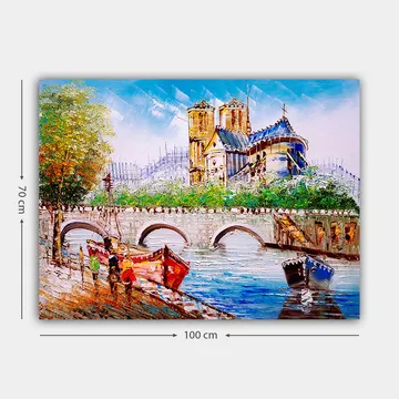 Lerretsbilde 70x100 cm - Livlig scene ved en bro med fargerike båter og en imponerende bygning i bakgrunnen - Blå / Rød / Grønn - Interiør - Maleri & posters - Lerretsbilder