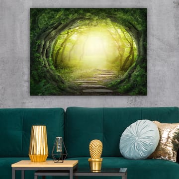 Lerretsbilde 70x100 cm - Magisk skogsti med lys som skinner gjennom trærnes grønne vegetasjon - Grønn / Lys gul - Interiør - Maleri & posters - Lerretsbilder