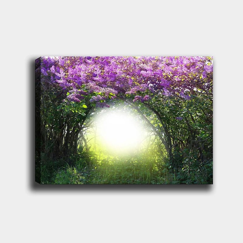 Lerretsbilde 70x100 cm - Magisk portal omgitt av lilla blomster og grøntområder, Lilla / Grønn / Hvit