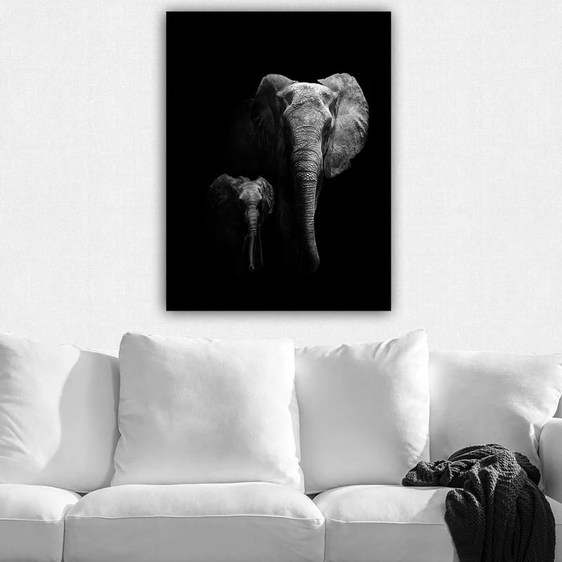 Lerretsbilde 70x100 cm - Majestetisk elefant og en kalv som fremhever forholdet deres i en dramatisk svart-hvitt-komposisjon - Svart / Grå - Interiør - Maleri & posters - Lerretsbilder