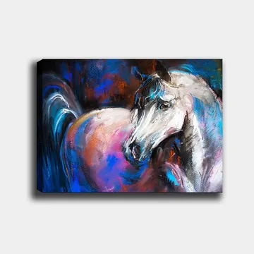 Lerretsbilde 70x100 cm - Majestetisk hvit hest med fargerike detaljer i bakgrunnen - Hvit / Blå / Rosa - Interiør - Maleri & posters - Lerretsbilder