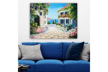 Lerretsbilde 70x100 cm - Malerisk gate med blomsterhus og havutsikt - Grønn / Rosa / Blå - Interiør - Maleri & posters - Lerretsbilder